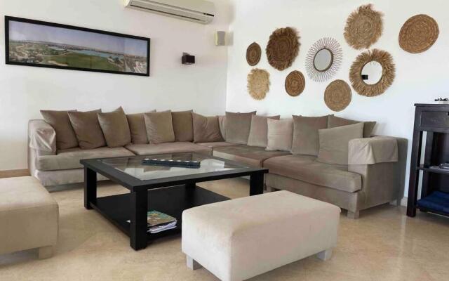 Villa with 5 bedrooms & 4 bathrooms - private heated pool