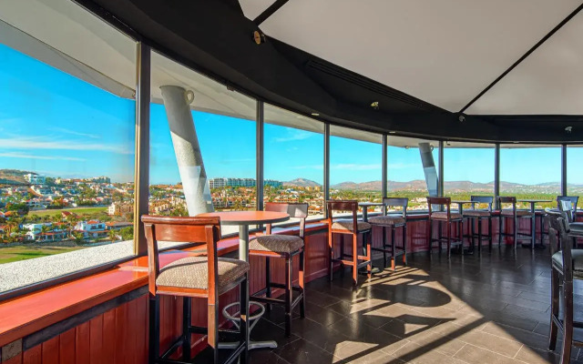 GR Solaris Lighthouse Los Cabos