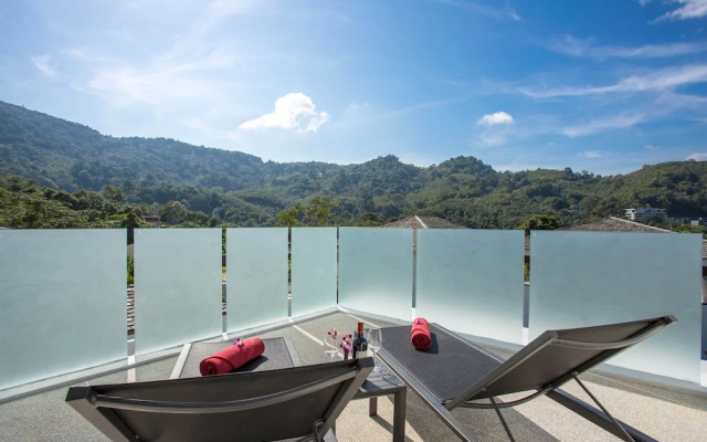 Elegant Designer 4BR Pool Villa Skylight