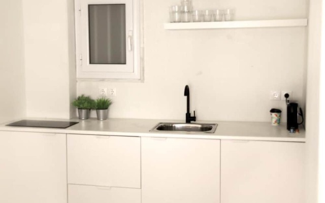 City Break Apartments 302 Nestled in the Heart of Athens