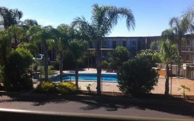 Westland Hotel Motel