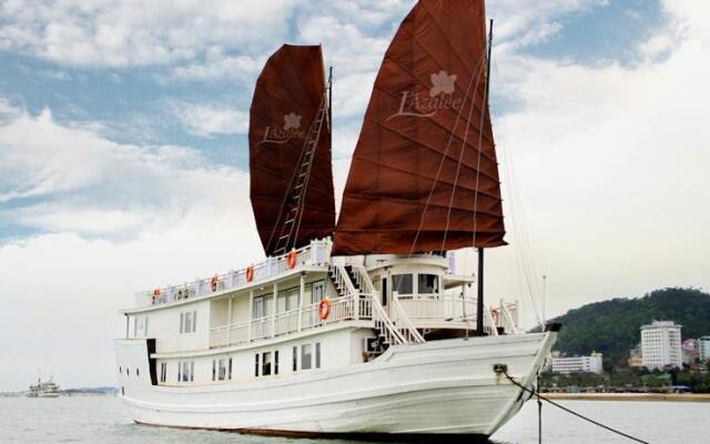 L'Azalee Cruise Halong