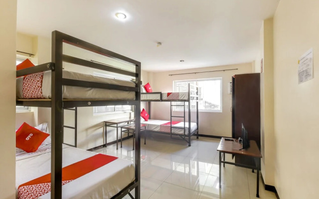 OYO 842 City Smiles Apartelle (Vaccinated Staff)