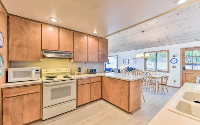 Beachfront Whidbey Island Home + Apartment!