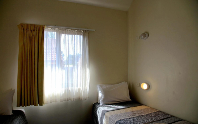 Travellers Motor Village – Guest Rooms – Newcastle