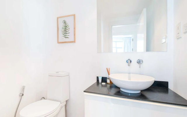 LUX The Park Island Suite View 2