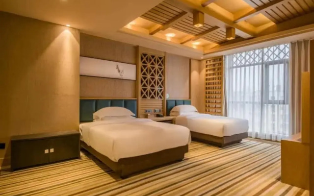 Vyluk J Hotel South Asian Garden Dianchi