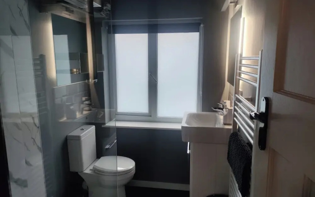 Parkdale-2 Bedroom House in Sheldon Birmingham