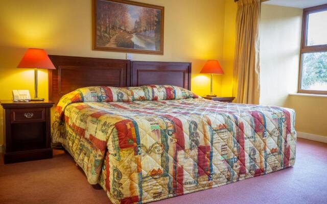 Lynhams Hotel