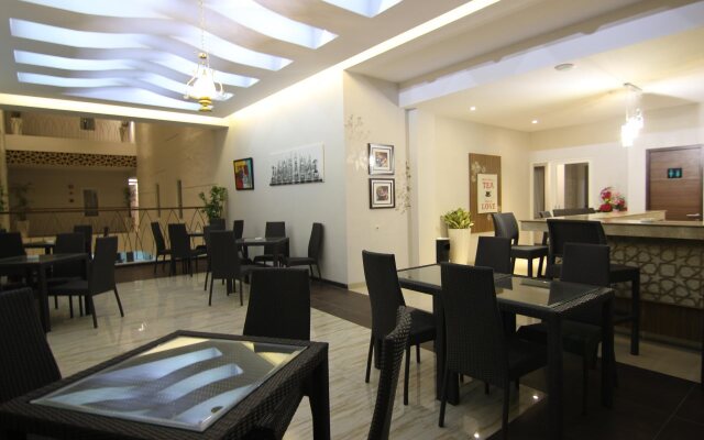 Grand Amira Hotel