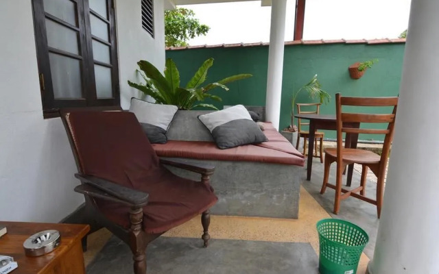 Vista Rooms Dewalaya Road 1