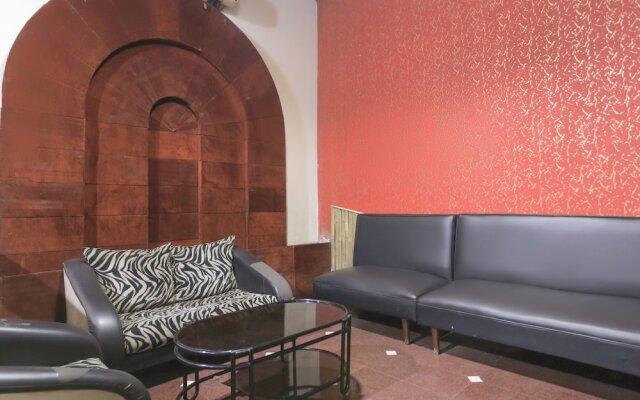OYO 27783 Hotel Rajmahal Inn
