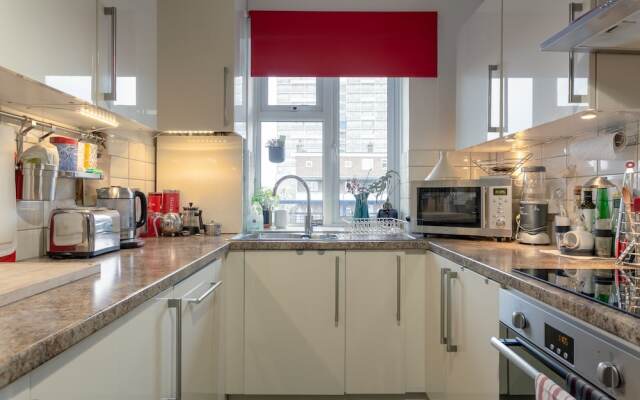 Colourful 2 Bedroom Apartment in Shoreditch