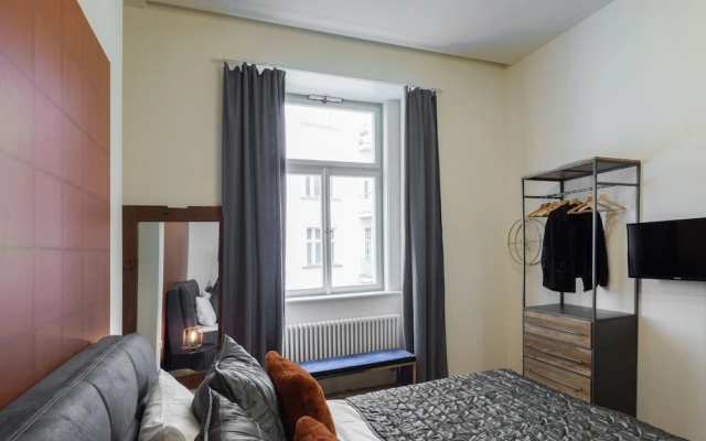 MN6 Luxury Suites by Adrez Living