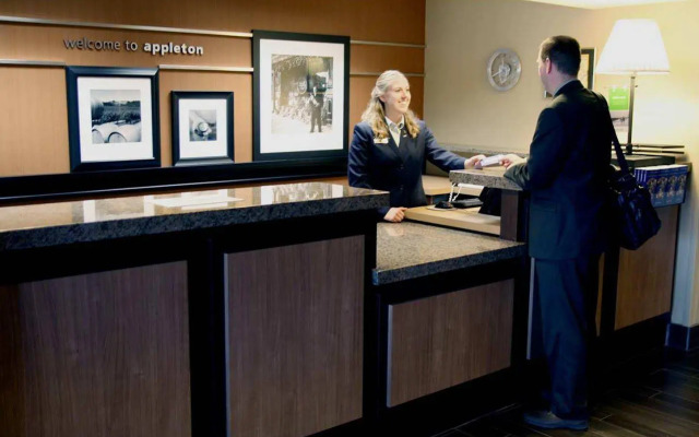 Hampton Inn Appleton-Fox River Mall Area