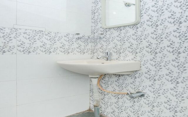 OYO 13170 Sky Suites