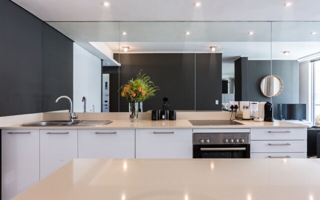 Harbour Bridge Suites 001