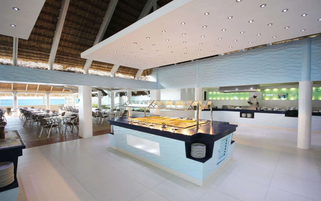 Viva Wyndham Dominicus Beach Resort — All Inclusive