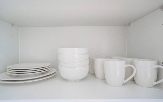 Tanin - Sleek Studio Offering Unobstructed City Views