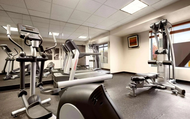 Country Inn & Suites by Radisson, Dearborn, MI