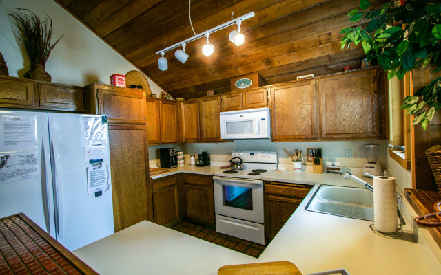 Snowcreek II #308 Condo