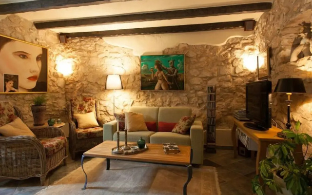 House of Olives Comfortable Holiday Residence
