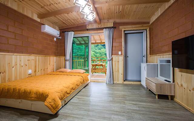 Jeongseon Firefly Light Clay Pension