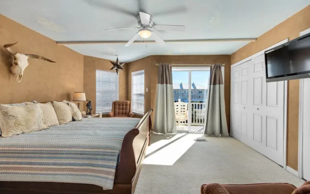 Pelican Point 2 Bedroom Townhouse by RedAwning