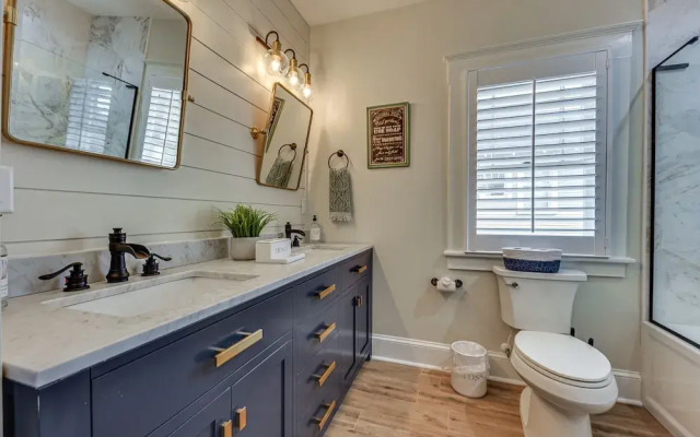 Chic Jacksonville Getaway, Walk to River & Parks!