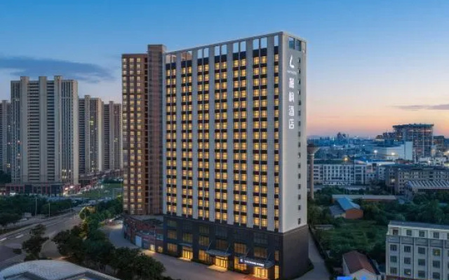Lavande Hotels (Wuhan Hanshi Avenue Yangluo Metro Station) – Outside – Wuhan