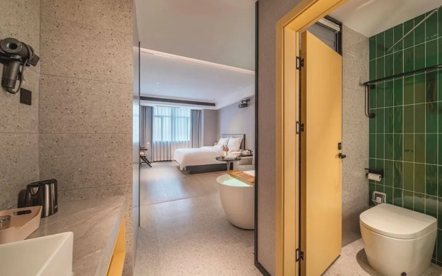 C Station Meisu Hotel