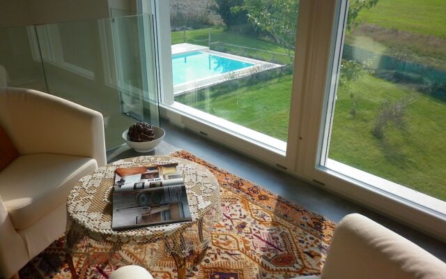 Hillside Villa With Swimming Pool and Jacuzzi - Frasassi Caves