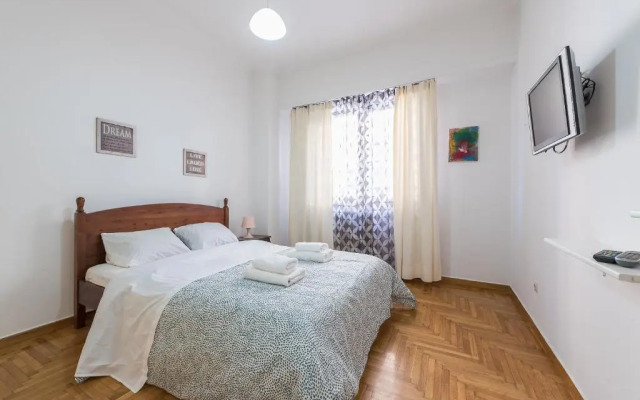 Pagkrati 2 bedroom apartment for 4 persons