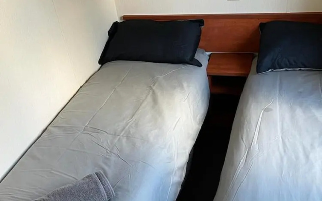 Spacious 2 bed Holiday Home Entertainment on Site