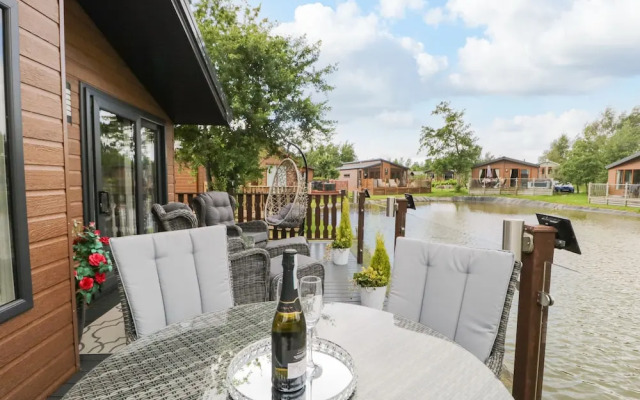 Loluke Lodge on The Lake