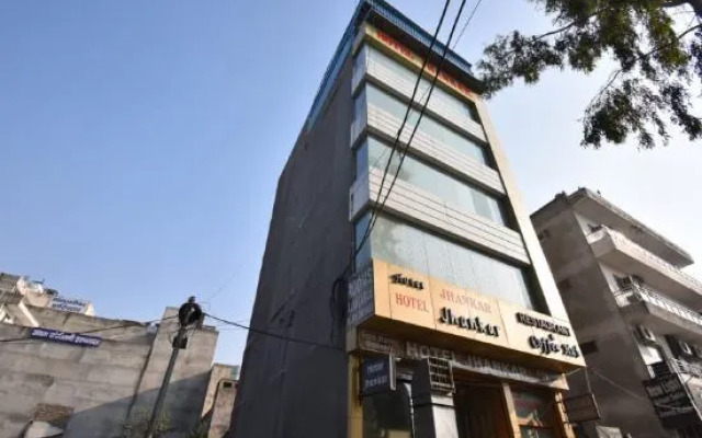 OYO 8950 Hotel Jhankar