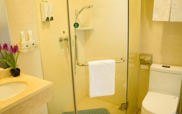 GreenTree Inn ShenZhen Huanggang Port South Futian Road Express Hotel