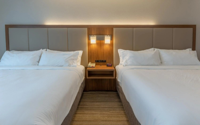 Holiday Inn Express Indianapolis - Southeast by IHG