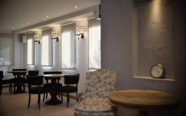 Anixi Hotel by AP