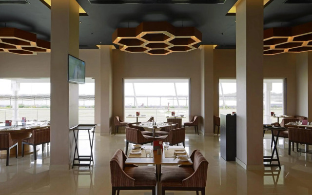 Hotel Naveen Lakeside