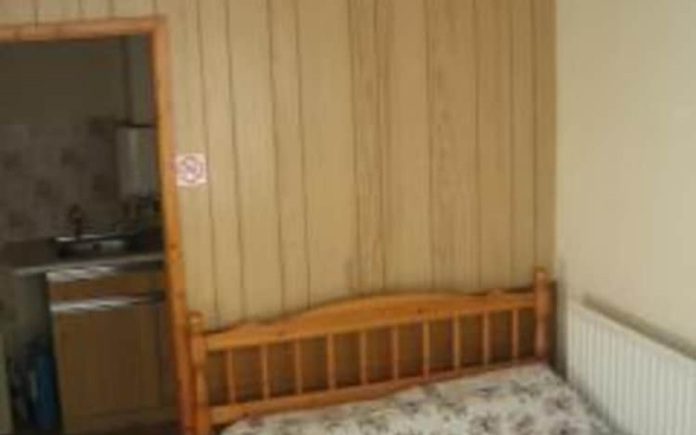 Flat - Sleeps 2 & Parking Available