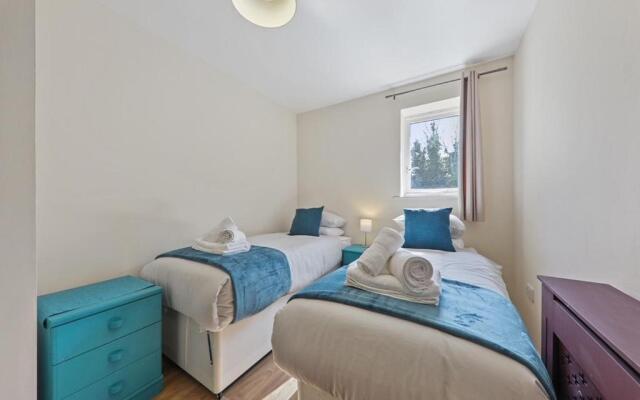 Golden Stays - Sleeps 4 Canterbury Comfy - Entire Apartment