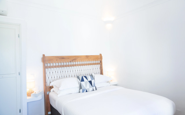 Pantelia Suites
