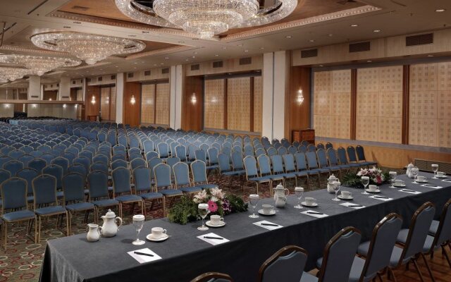 Divani Caravel Hotel
