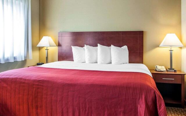 Quality Inn & Suites Davenport near I-80