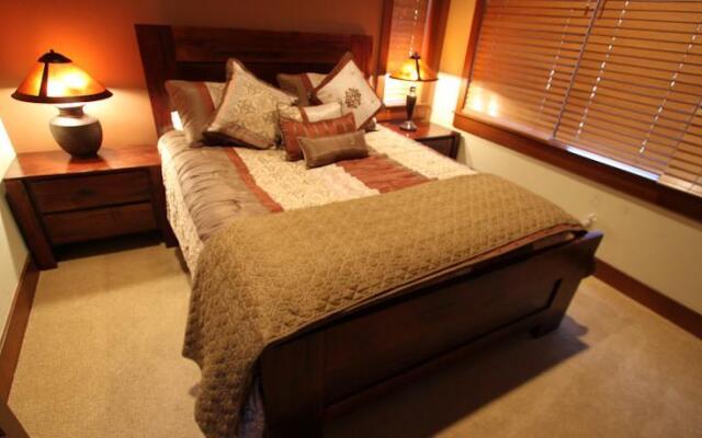 The Timbers by Mammoth Reservations