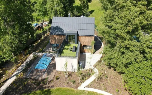 Spacious Villa With Good Ambience