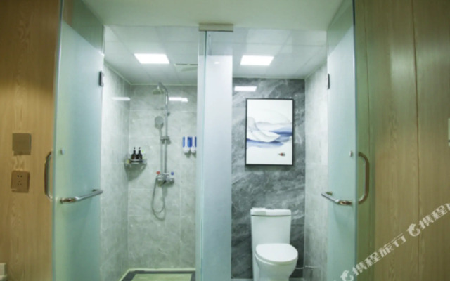 Kunlun Leju Business Hotel (Xinxiang Huixian)