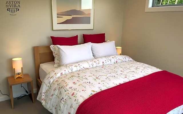 Aston Road Villa Bed And Breakfast
