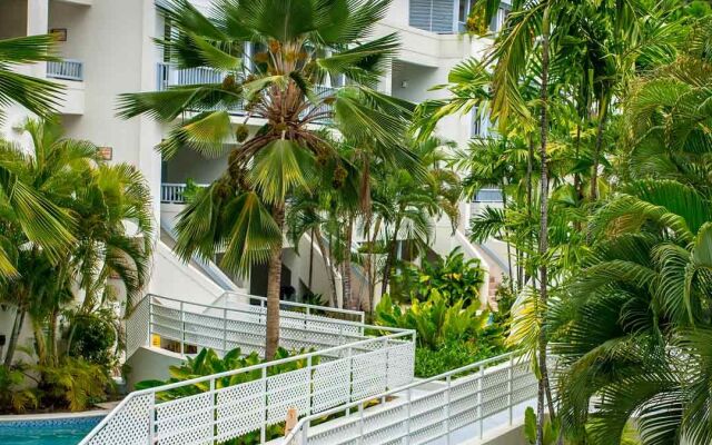 Savannah Beach Club Hotel
